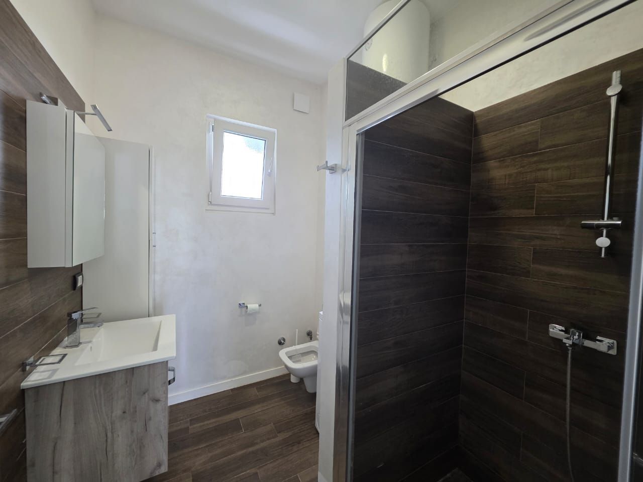 Prodaja kuće 100 m² sa bazenom,garažom, krovnom terasom i pogledom na more – Krimovica, Kotor - Amfora Real Estate