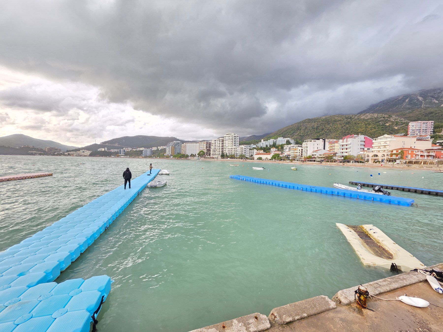 Izdaje se luksuzno opremljen restoran 123 m² – Prva linija, Rafailovići - Amfora Real Estate