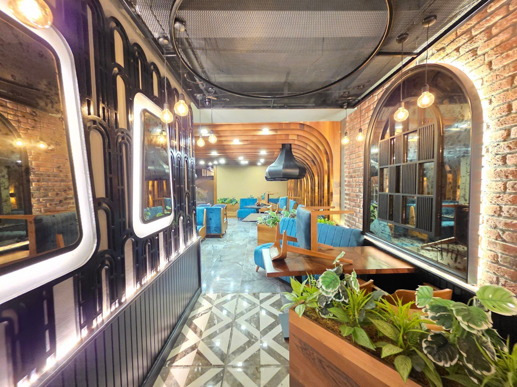 Izdaje se luksuzno opremljen restoran 123 m² – Prva linija, Rafailovići - Amfora Real Estate