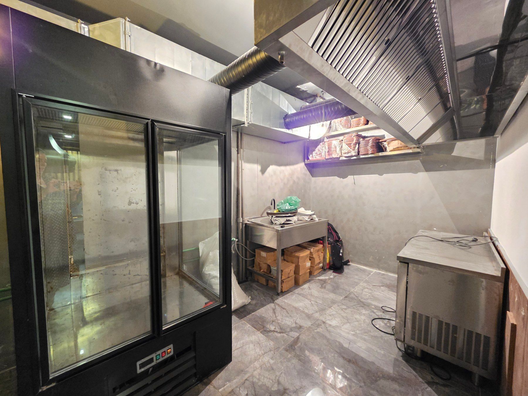 Izdaje se luksuzno opremljen restoran 123 m² – Prva linija, Rafailovići - Amfora Real Estate