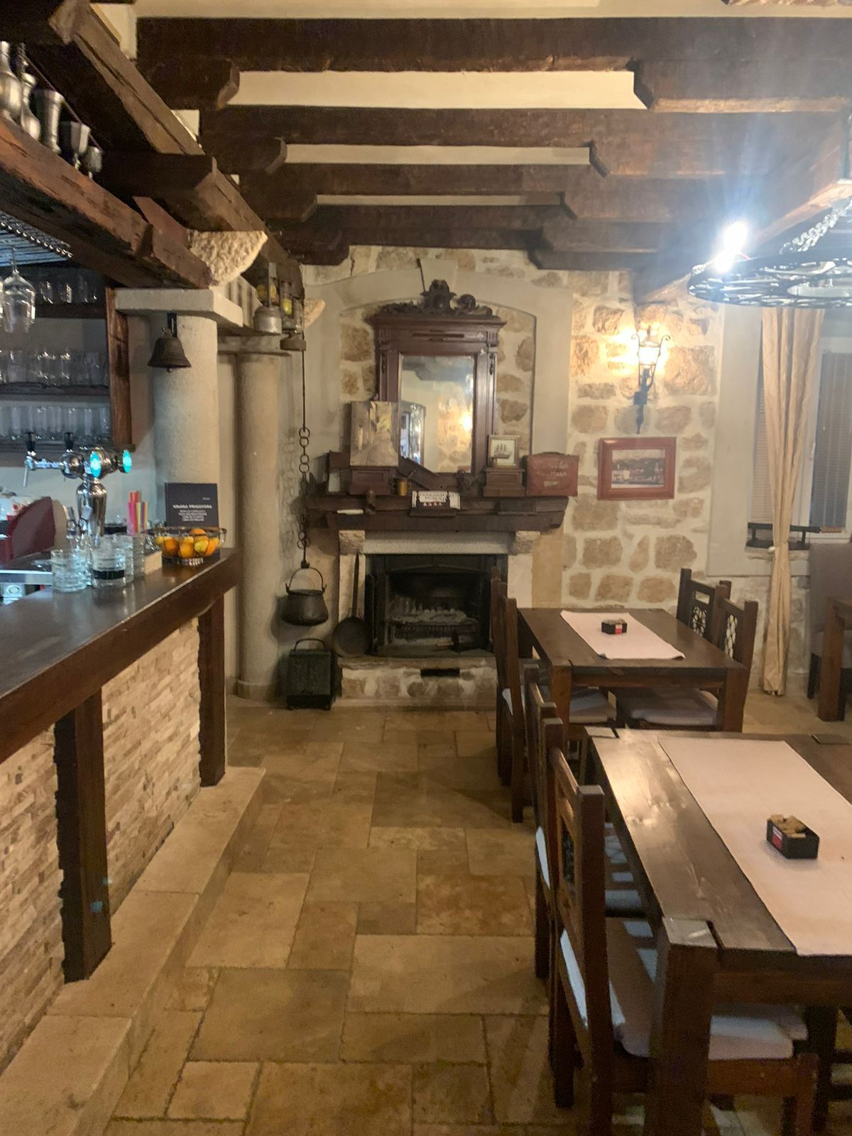 Prodaja poslovnog prostora 100 m² sa dvorištem – Centar Risna - Amfora Real Estate