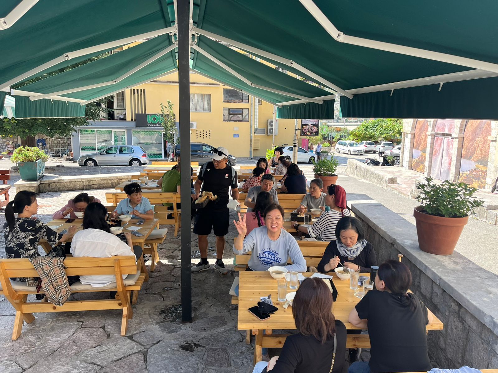 Prodaja poslovnog prostora 100 m² sa dvorištem – Centar Risna - Amfora Real Estate