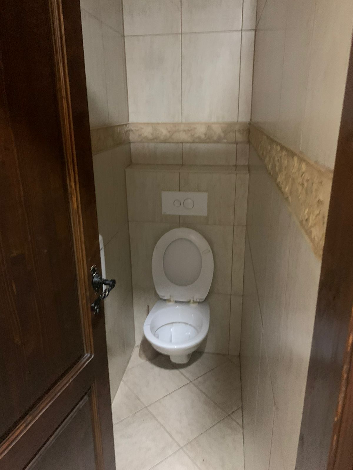 Prodaja poslovnog prostora 100 m² sa dvorištem – Centar Risna - Amfora Real Estate