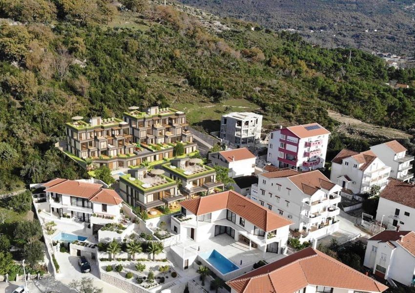 Prodaja jednosobnog stana 69,79 m² (37,49 m² stambenog prostora + terasa 32,30 m²)  u novom kompleksu sa bazenom i parkingom – Kava, Tivat - Amfora Real Estate