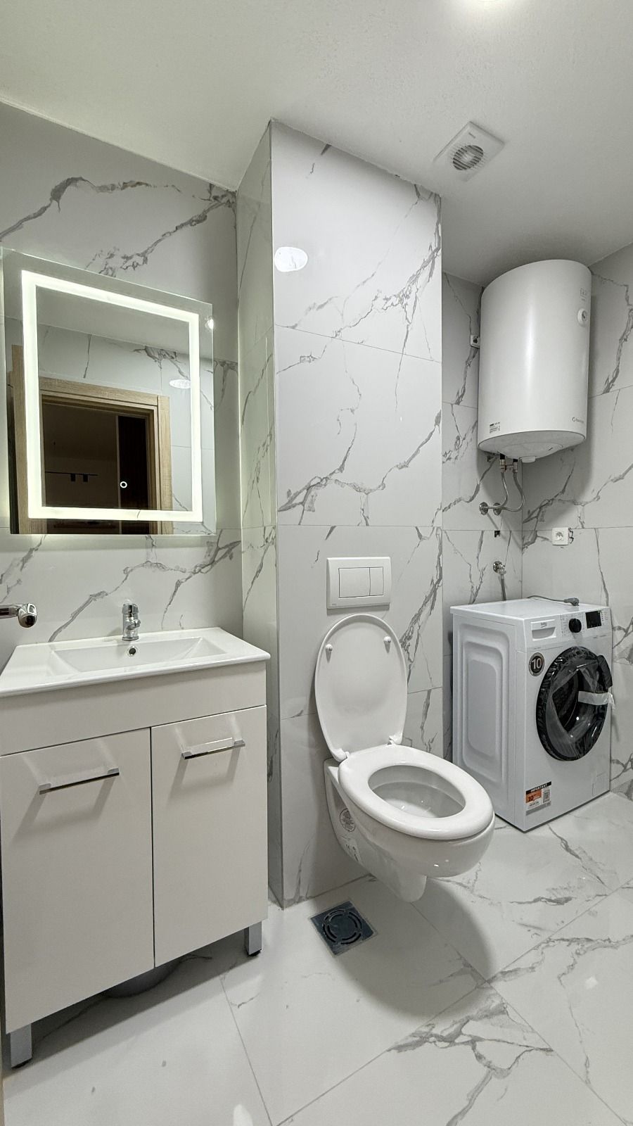 Prodaja novog, moderno opremljenog jednosobnog apartmana 43m² sa garaznim mestom– Bečići, Budva - Amfora Real Estate