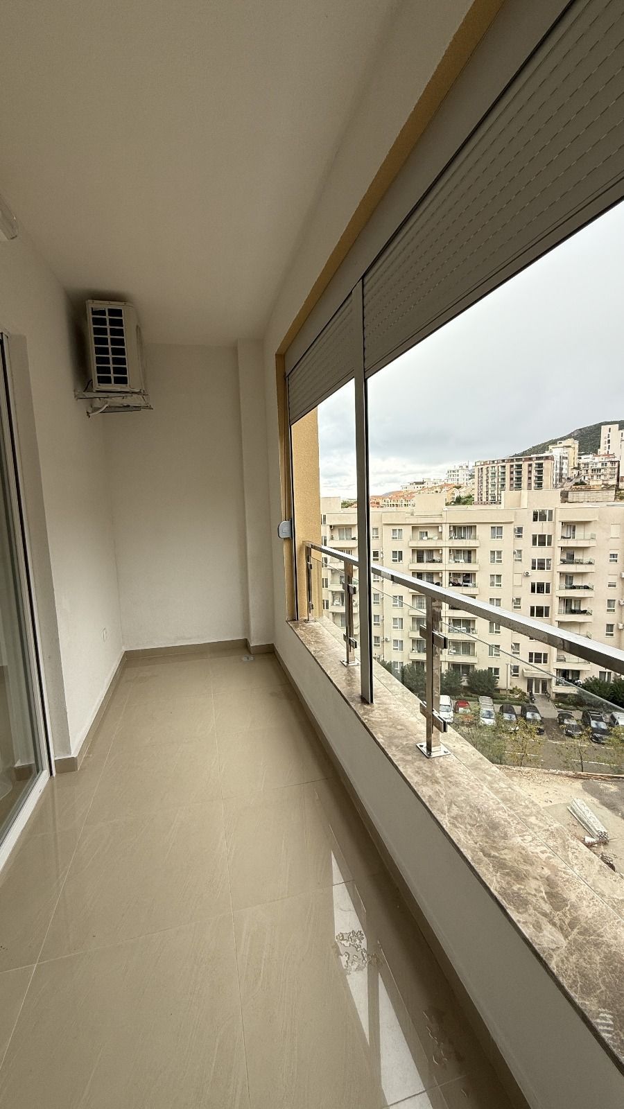 Prodaja novog, moderno opremljenog jednosobnog apartmana 43m² sa garaznim mestom– Bečići, Budva - Amfora Real Estate