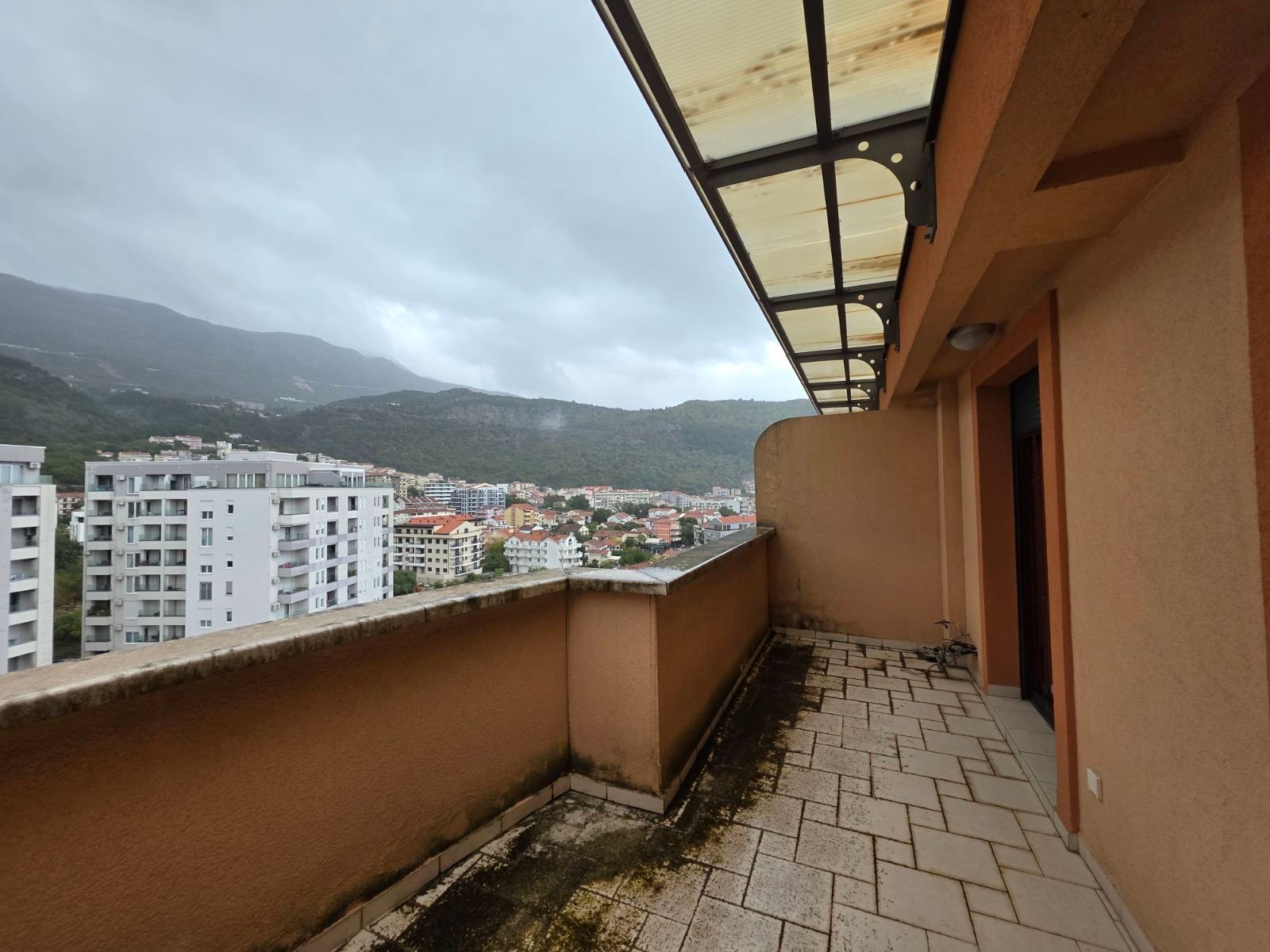 Prodaja novog trosobnog apartmana 94m² – Rozino, Budva - Amfora Real Estate