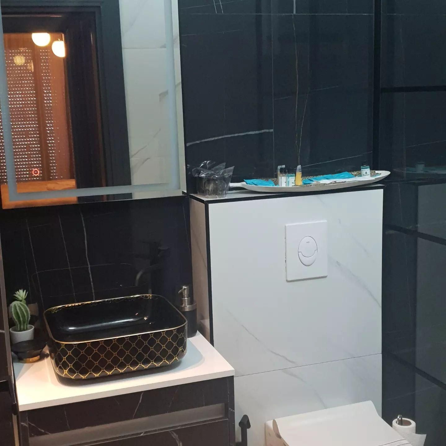 Prodaja opremljenog jednosobnog stana 55m² – Bulevar Teuta, Ulcinj - Amfora Real Estate