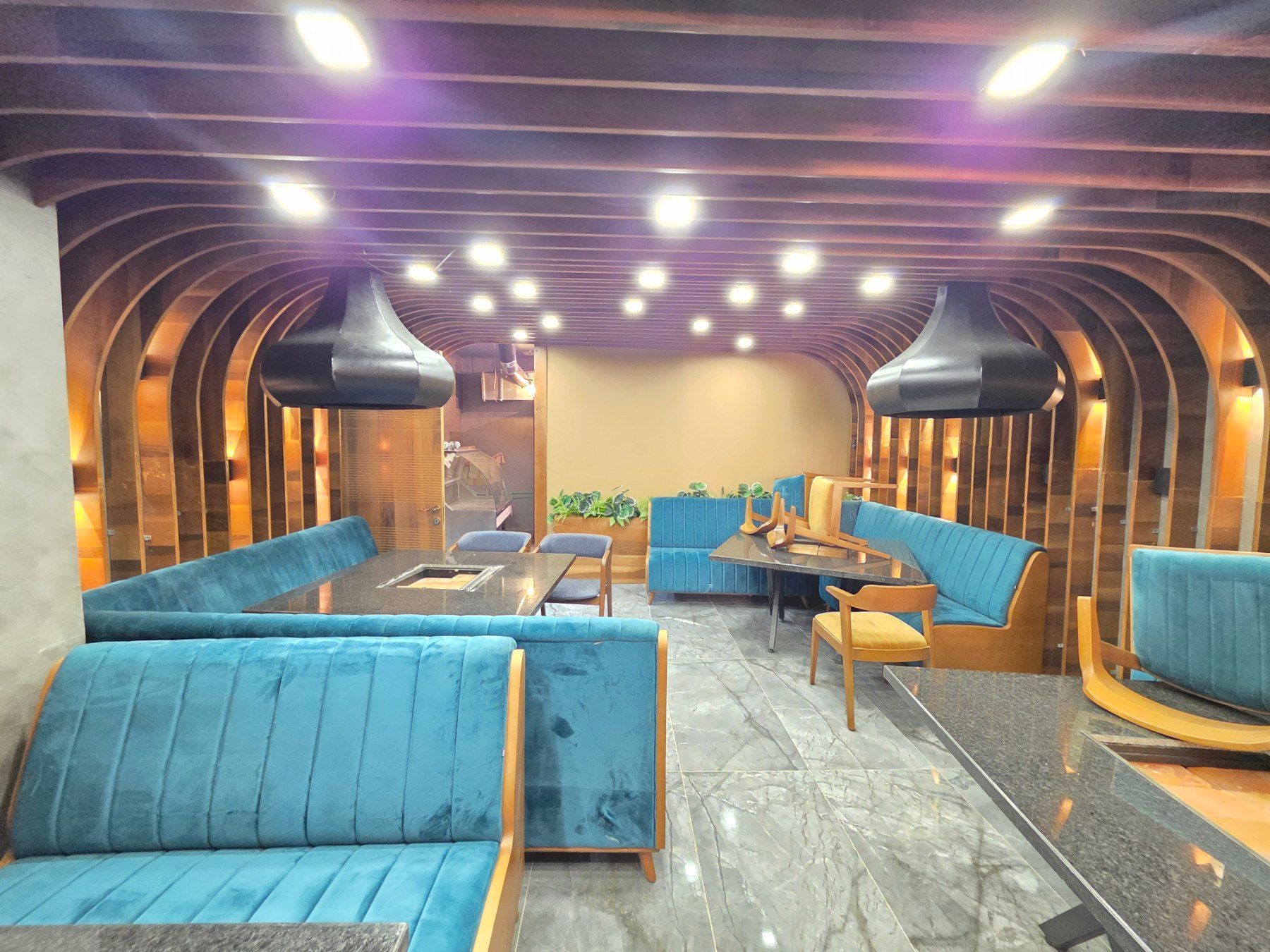 Prodaja luksuzno opremljenog restorana 123 m² – Prva linija, Rafailovići - Amfora Real Estate