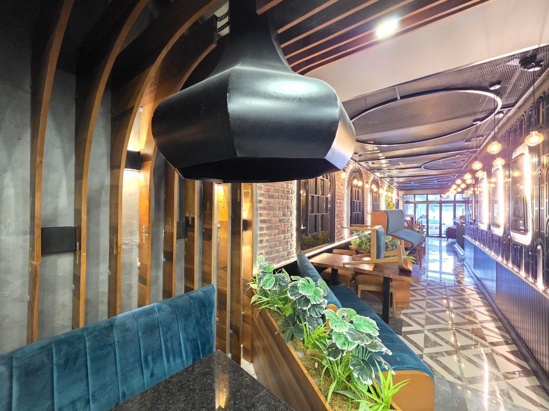 Prodaja luksuzno opremljenog restorana 123 m² – Prva linija, Rafailovići - Amfora Real Estate