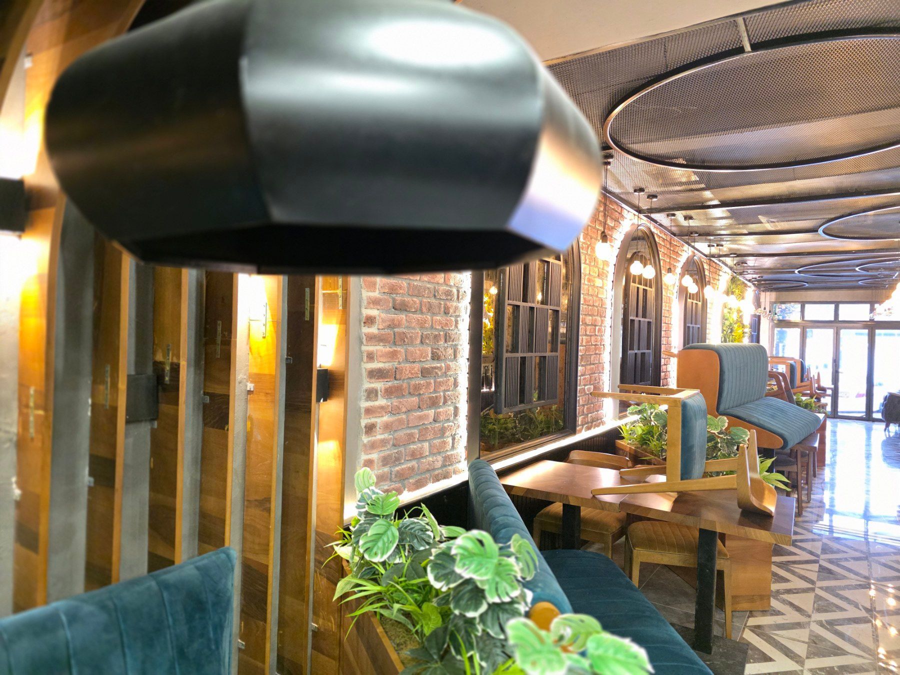 Prodaja luksuzno opremljenog restorana 123 m² – Prva linija, Rafailovići - Amfora Real Estate