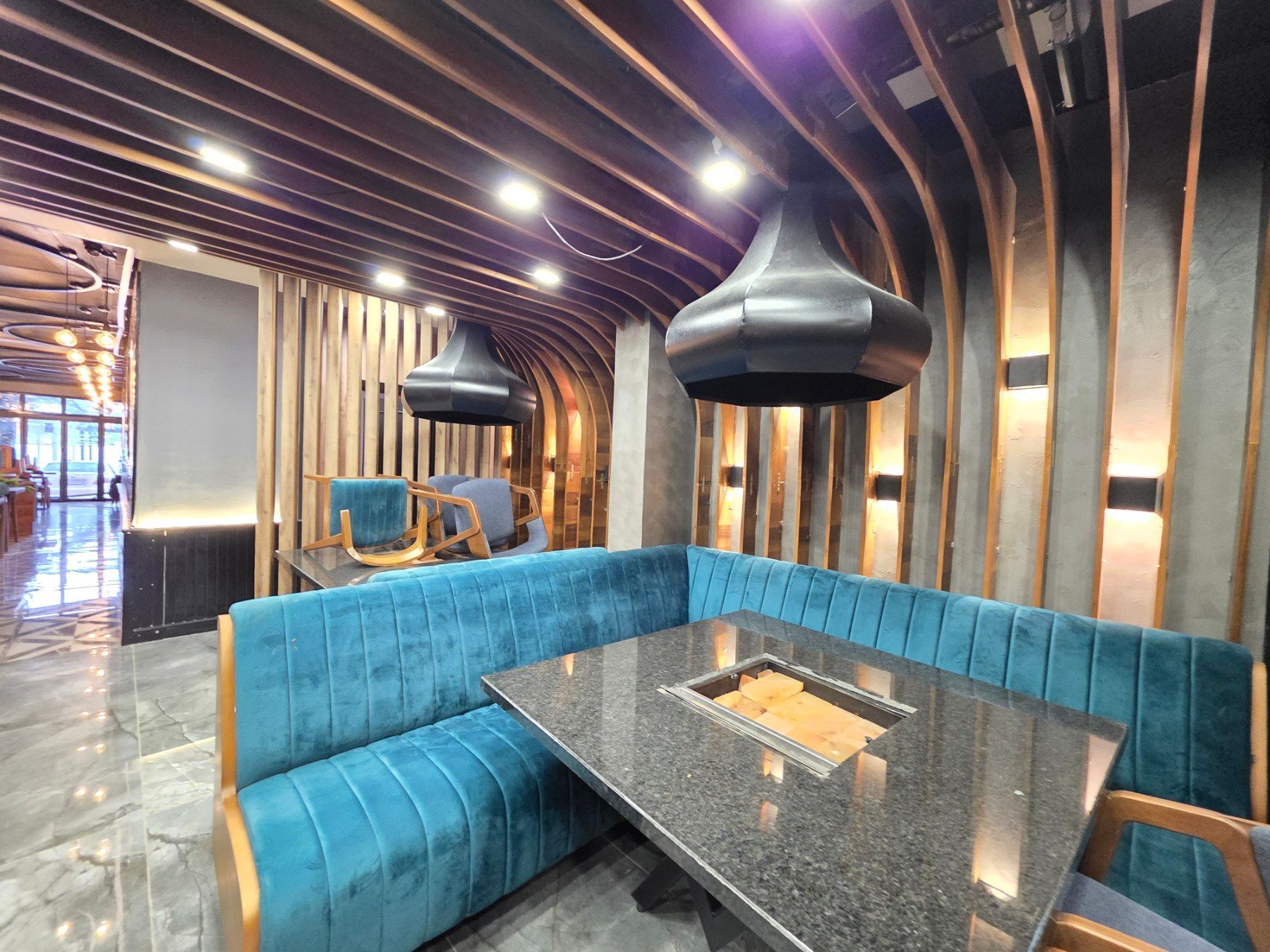 Prodaja luksuzno opremljenog restorana 123 m² – Prva linija, Rafailovići - Amfora Real Estate