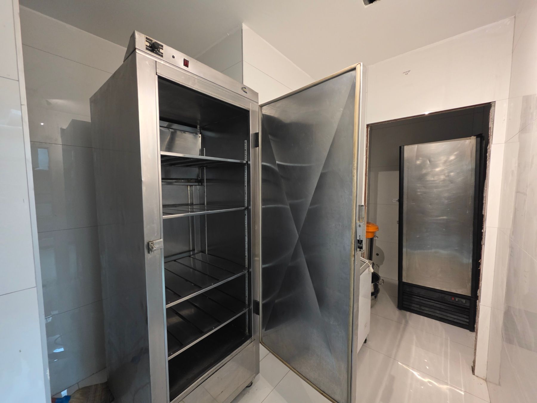 Prodaja luksuzno opremljenog restorana 123 m² – Prva linija, Rafailovići - Amfora Real Estate