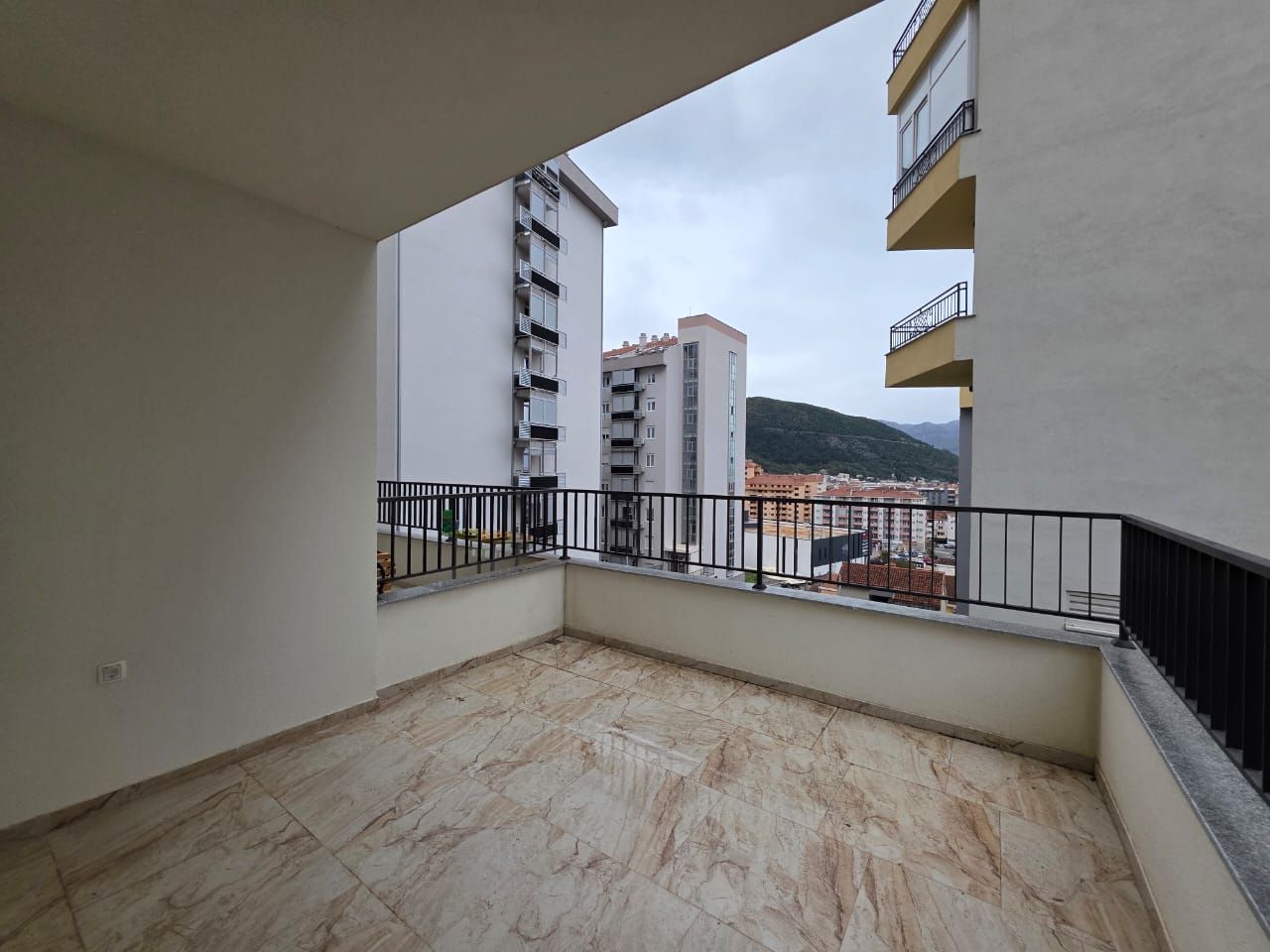 Prodaja novog jednosobnog stana 65m2 – Dubovica, Budva - Amfora Real Estate