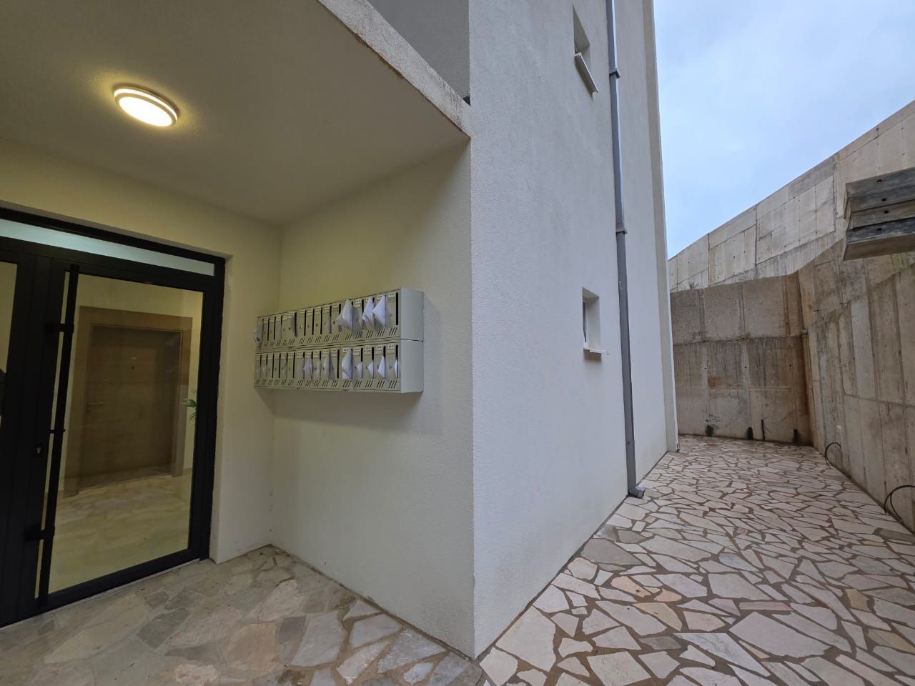 Prodaja novog jednosobnog stana 65m2 – Dubovica, Budva - Amfora Real Estate