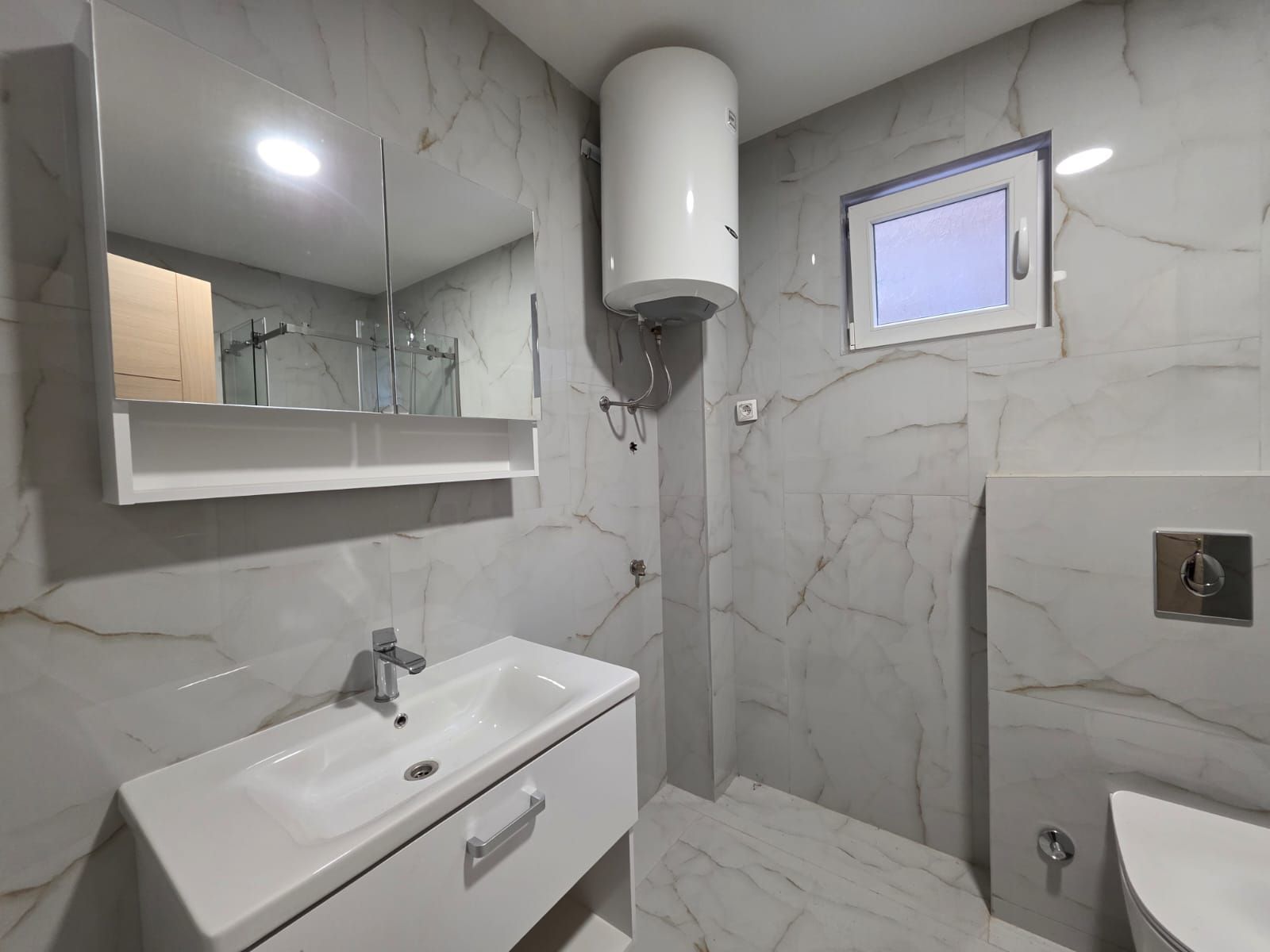 Prodaja novog jednosobnog stana 65m2 – Dubovica, Budva - Amfora Real Estate