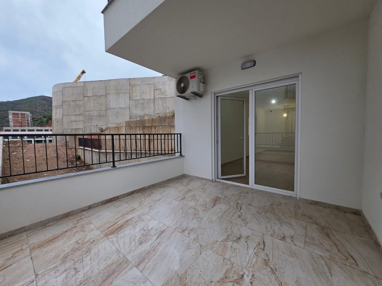 Prodaja novog jednosobnog stana 65m2 – Dubovica, Budva - Amfora Real Estate