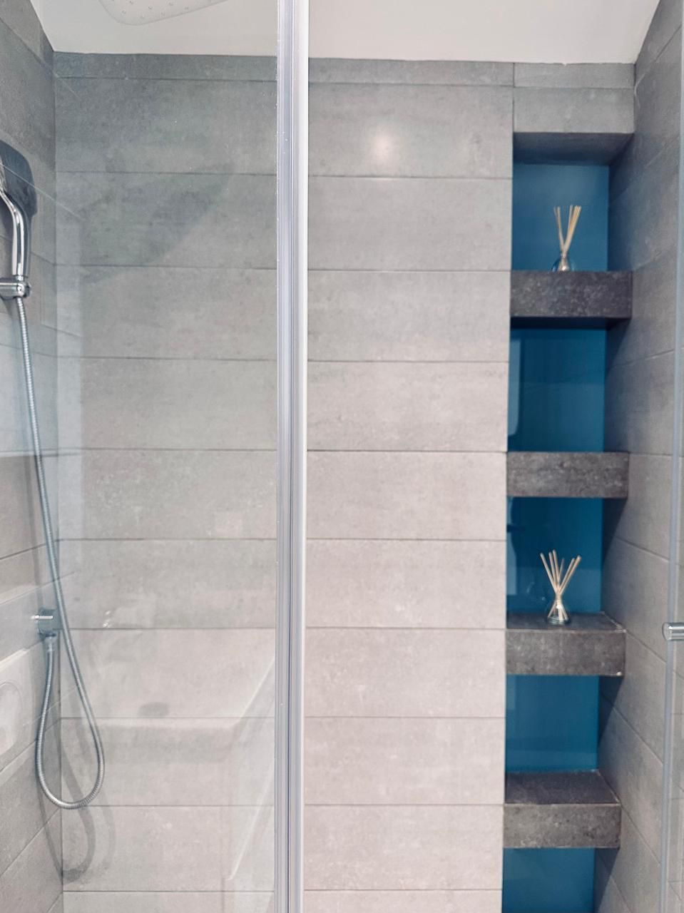 Izdavanje luksuznog trosobnog duplex stana 130 m² sa parkingom i teretanom– Mazina, Tivat - Amfora Real Estate