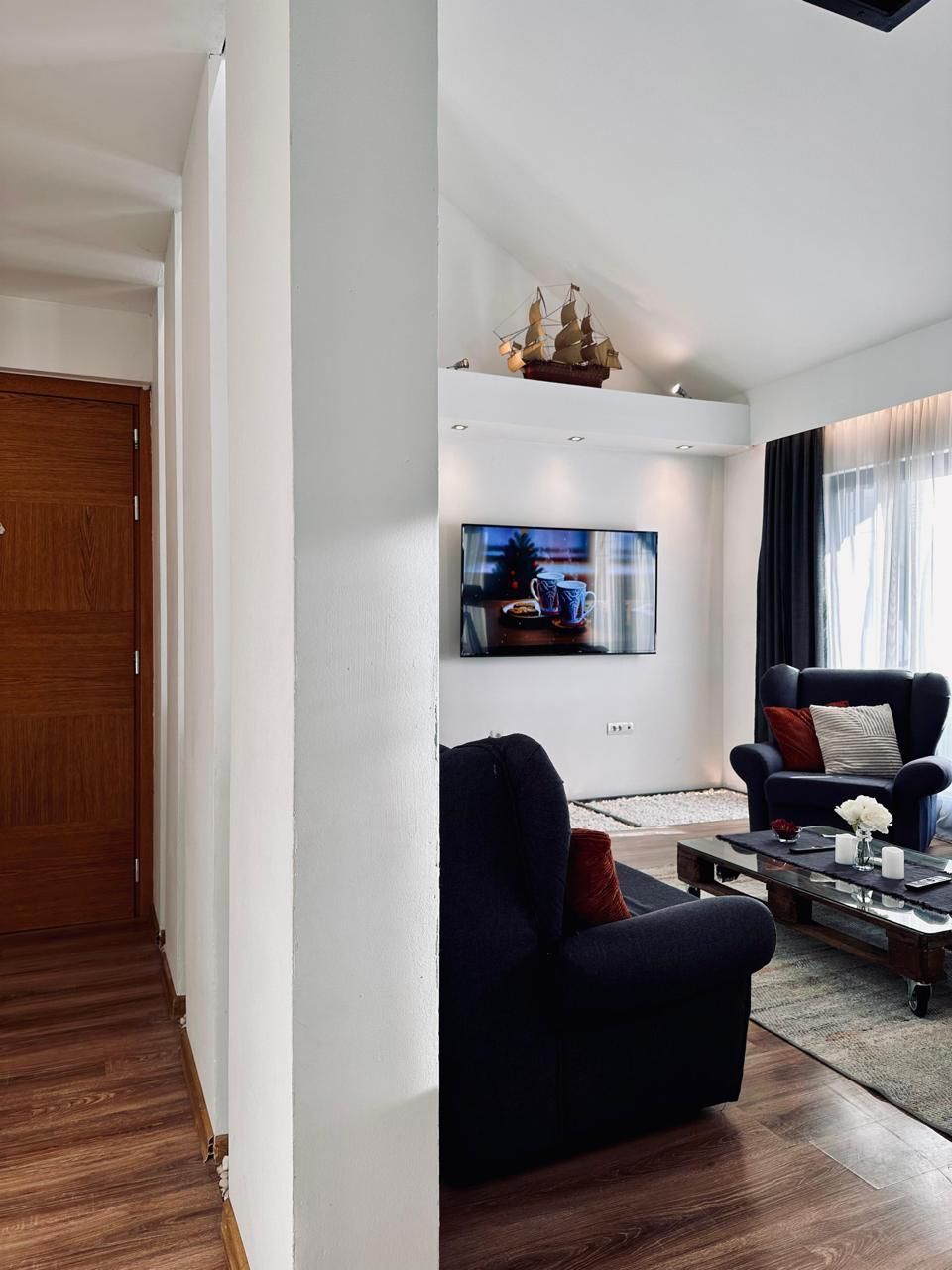 Izdavanje luksuznog trosobnog duplex stana 130 m² sa parkingom i teretanom– Mazina, Tivat - Amfora Real Estate