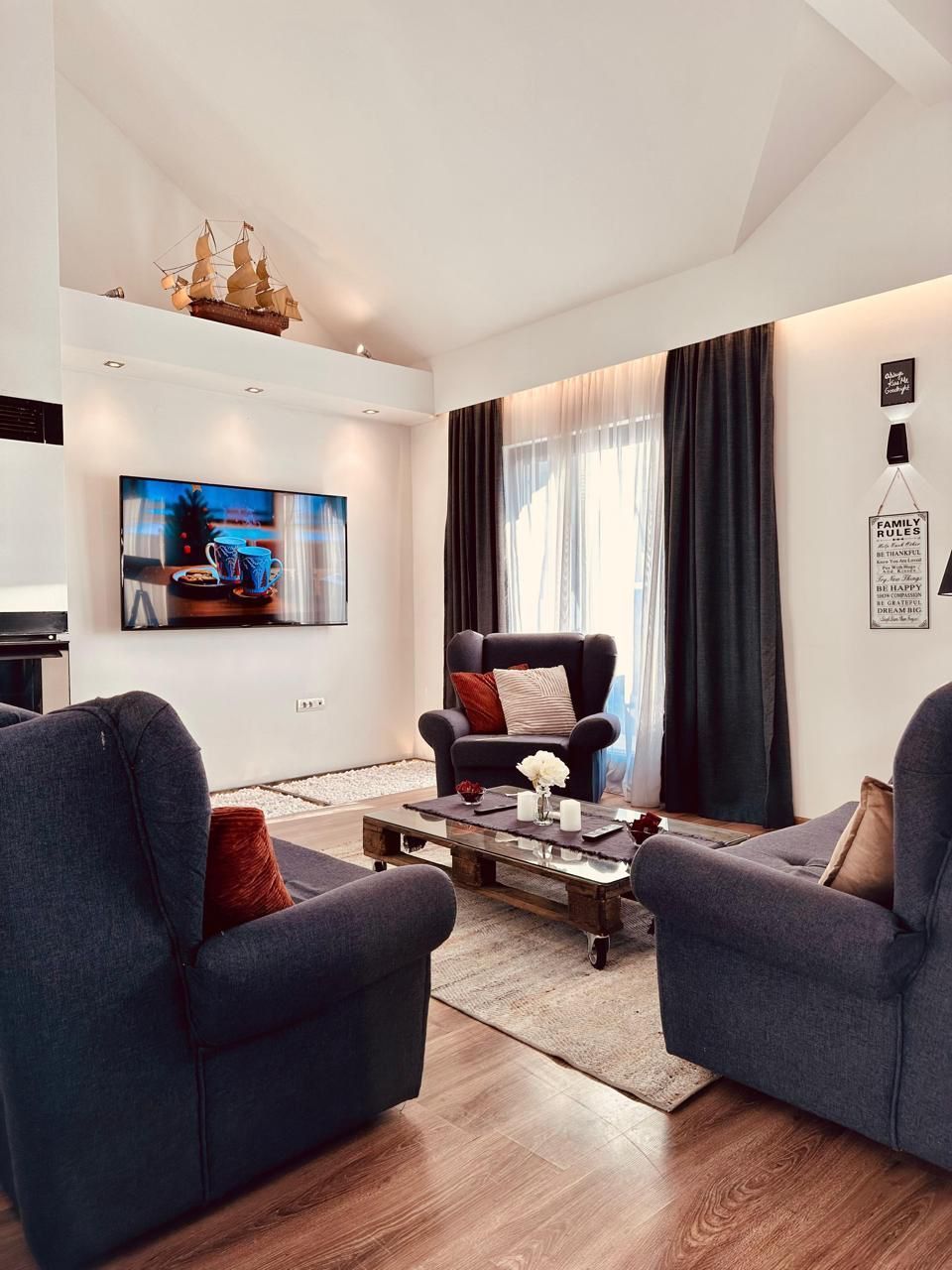 Izdavanje luksuznog trosobnog duplex stana 130 m² sa parkingom i teretanom– Mazina, Tivat - Amfora Real Estate