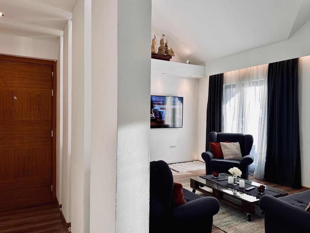 Izdavanje luksuznog trosobnog duplex stana 130 m² sa parkingom i teretanom– Mazina, Tivat - Amfora Real Estate