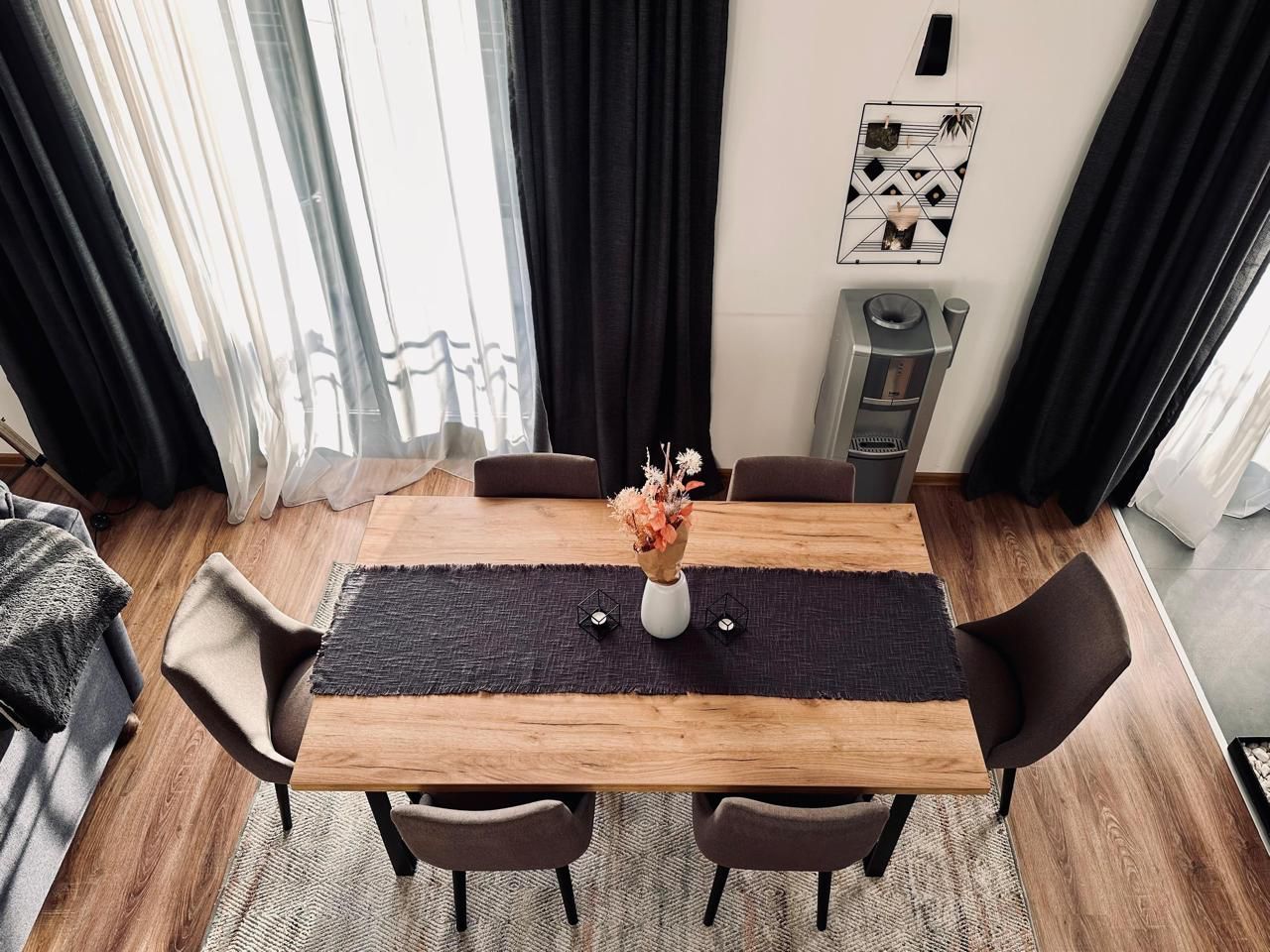 Izdavanje luksuznog trosobnog duplex stana 130 m² sa parkingom i teretanom– Mazina, Tivat - Amfora Real Estate