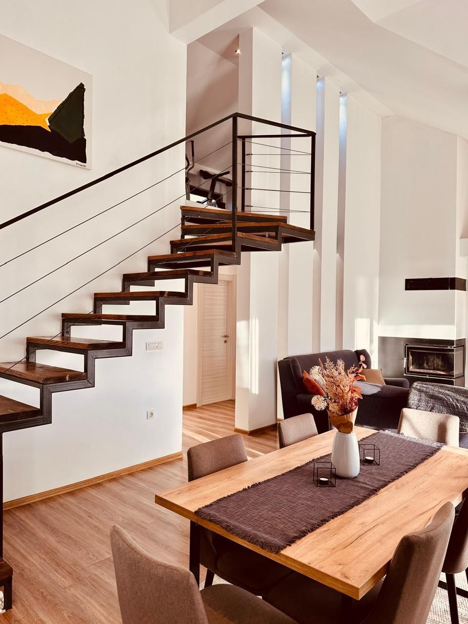 Izdavanje luksuznog trosobnog duplex stana 130 m² sa parkingom i teretanom– Mazina, Tivat - Amfora Real Estate