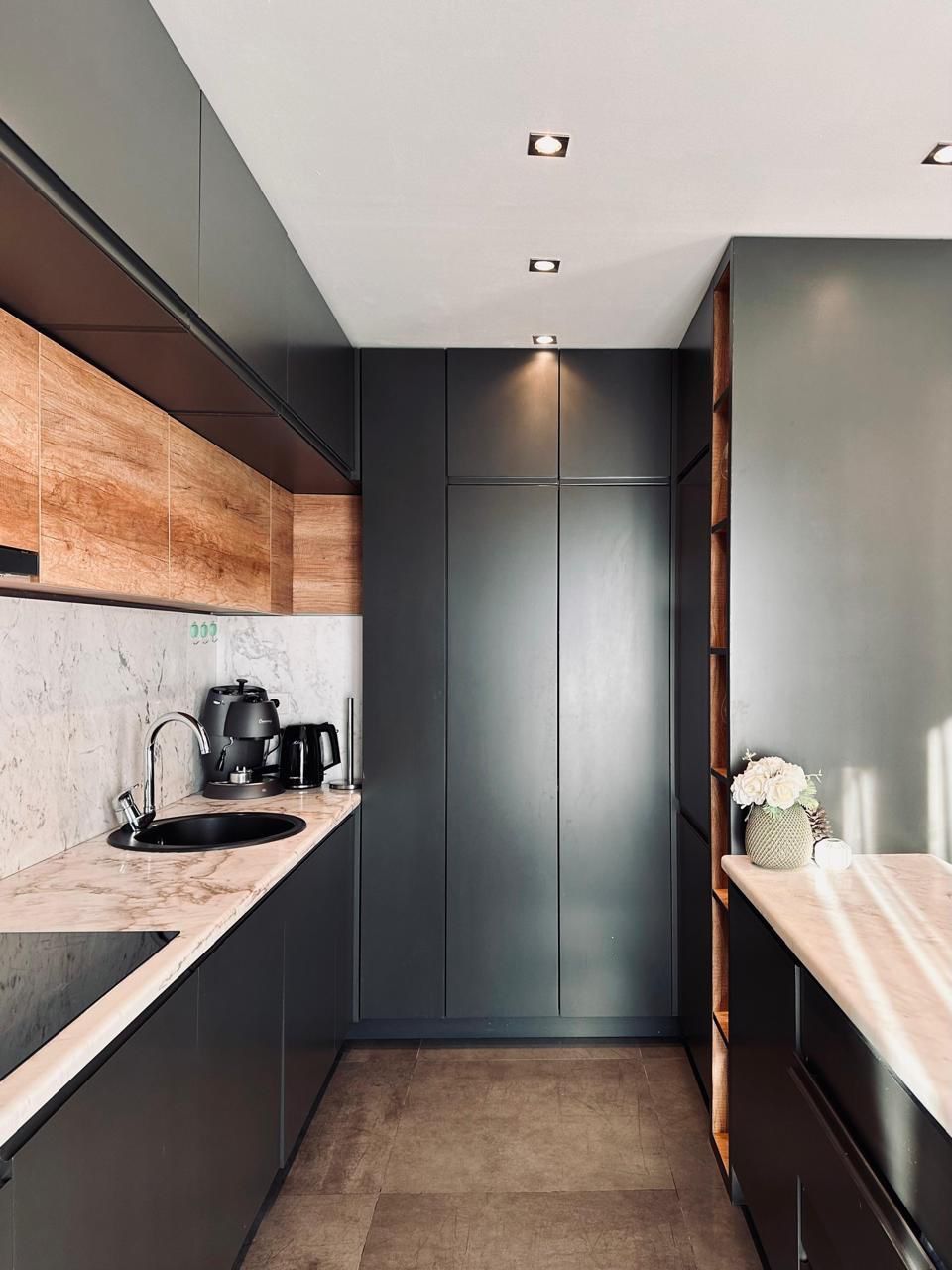 Izdavanje luksuznog trosobnog duplex stana 130 m² sa parkingom i teretanom– Mazina, Tivat - Amfora Real Estate