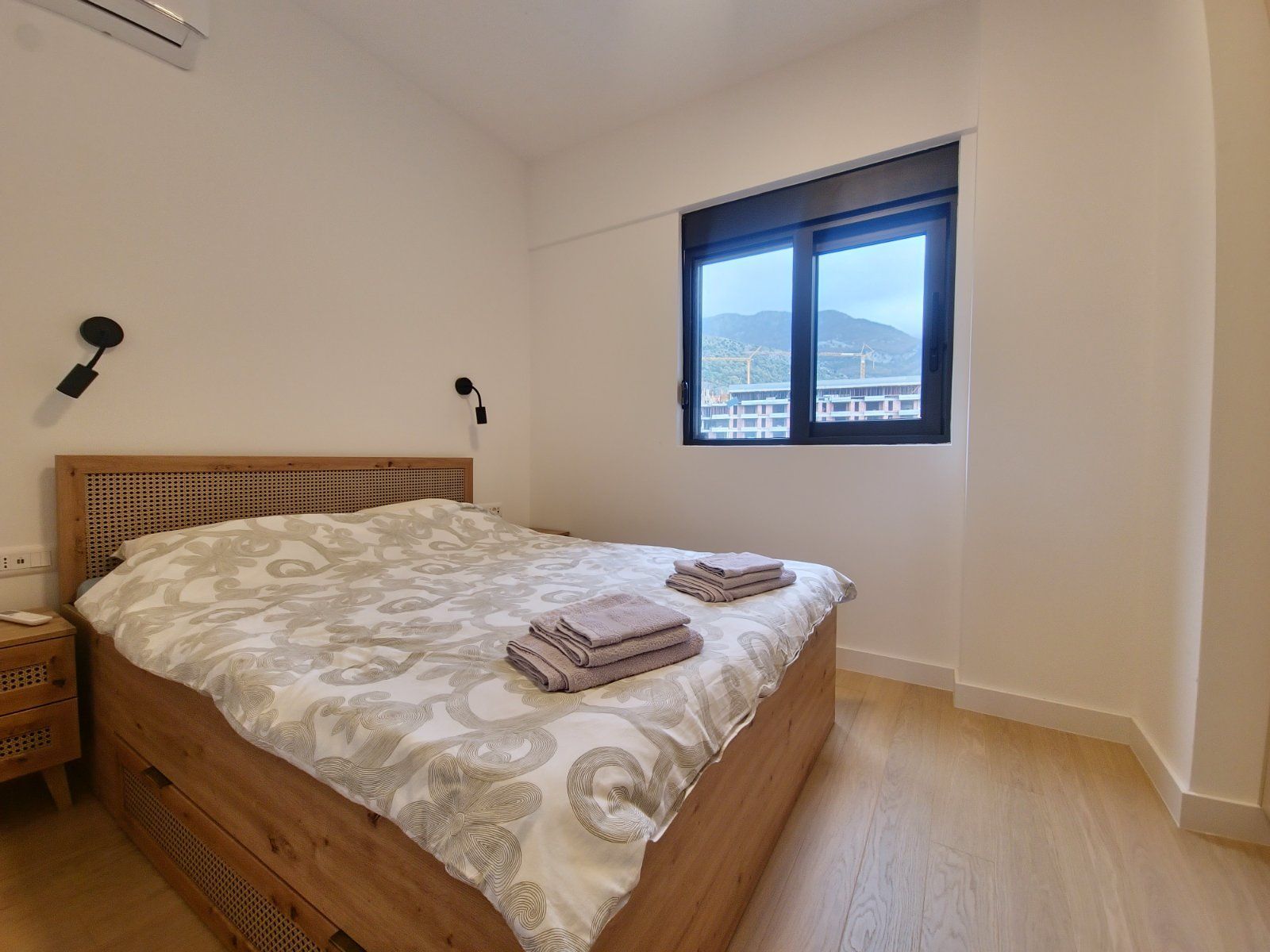 Nov jednosoban stan sa pogledom na more i garaznim mestom u luksuznom kompleksu 