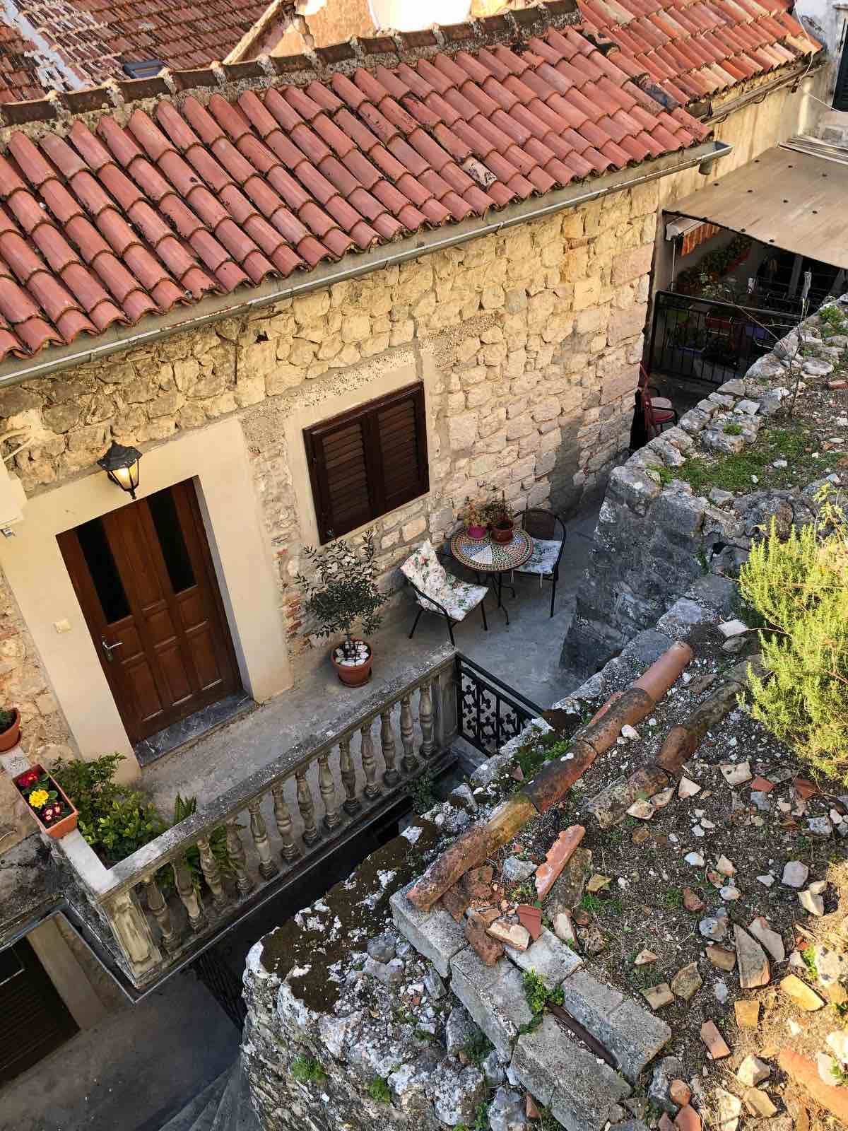 Prodaja dvosobnog stana 50 m² + vrt 30 m² – Stari Grad, Kotor - Amfora Real Estate