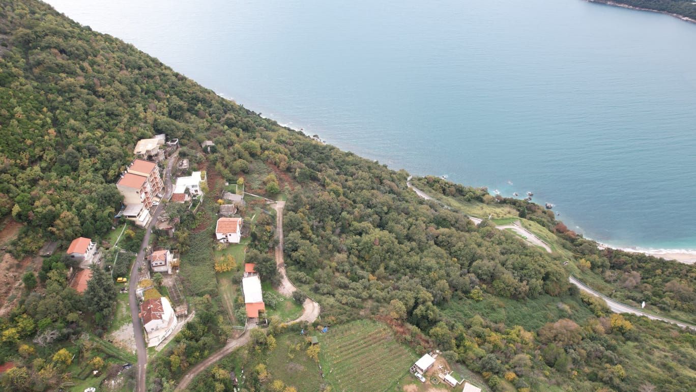 Prodaja atraktivnog zemljišta 5100m² sa nezagradivim pogledom na more – Prijevor, Budva - Amfora Real Estate