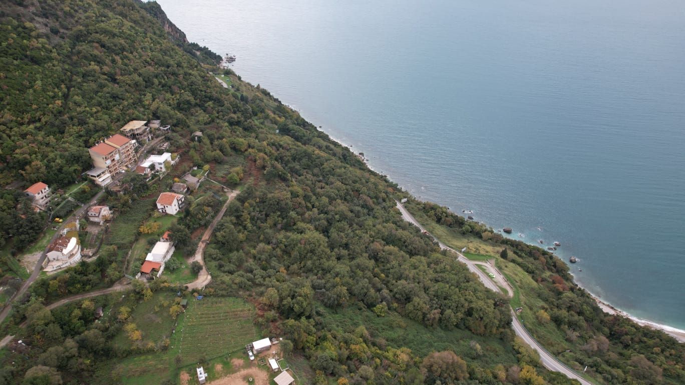 Prodaja atraktivnog zemljišta 5100m² sa nezagradivim pogledom na more – Prijevor, Budva - Amfora Real Estate