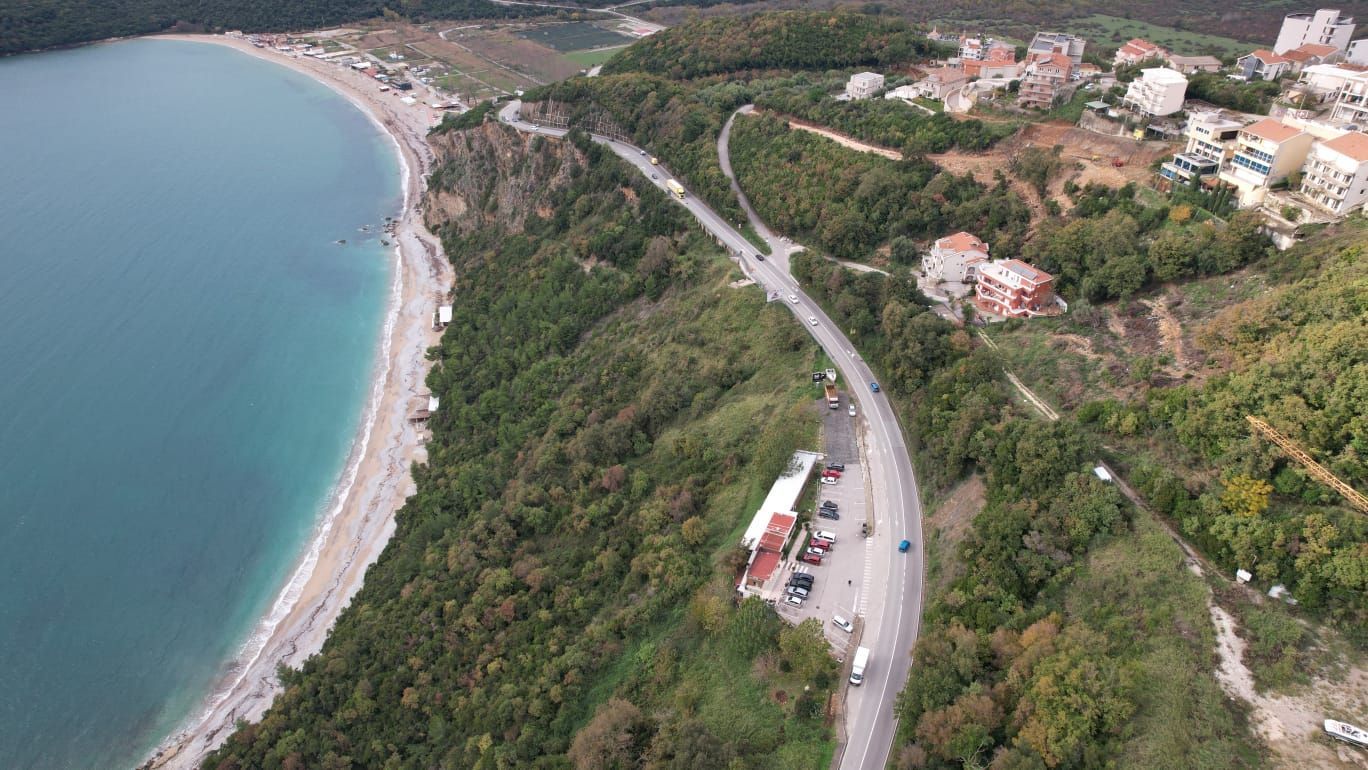 Prodaja atraktivnog zemljišta 5100m² sa nezagradivim pogledom na more – Prijevor, Budva - Amfora Real Estate