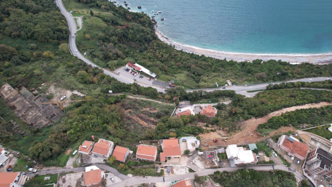 Prodaja neurbanizovanog zemljišta 1000m² sa pogledom na more – Prijevor, Budva - Amfora Real Estate