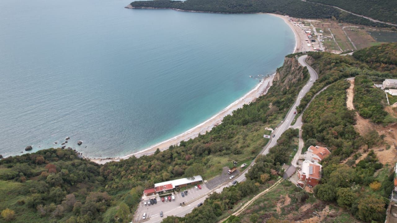 Prodaja neurbanizovanog zemljišta 1000m² sa pogledom na more – Prijevor, Budva - Amfora Real Estate
