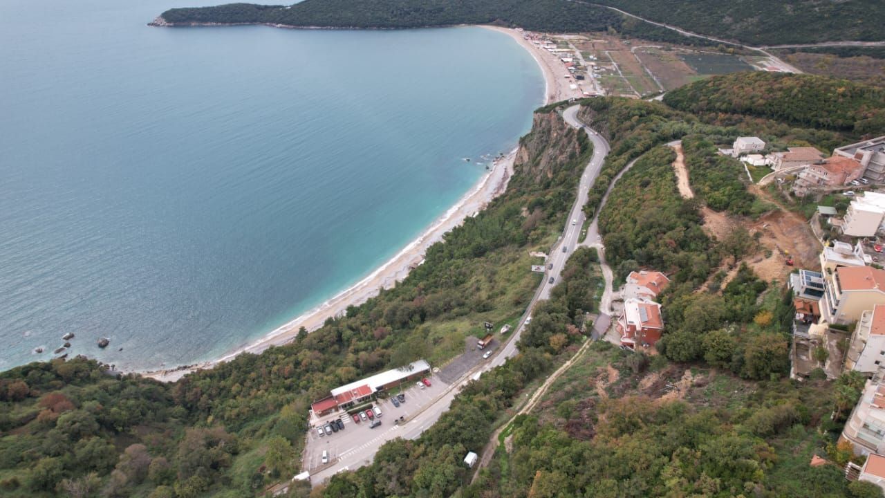 Prodaja neurbanizovanog zemljišta 1000m² sa pogledom na more – Prijevor, Budva - Amfora Real Estate