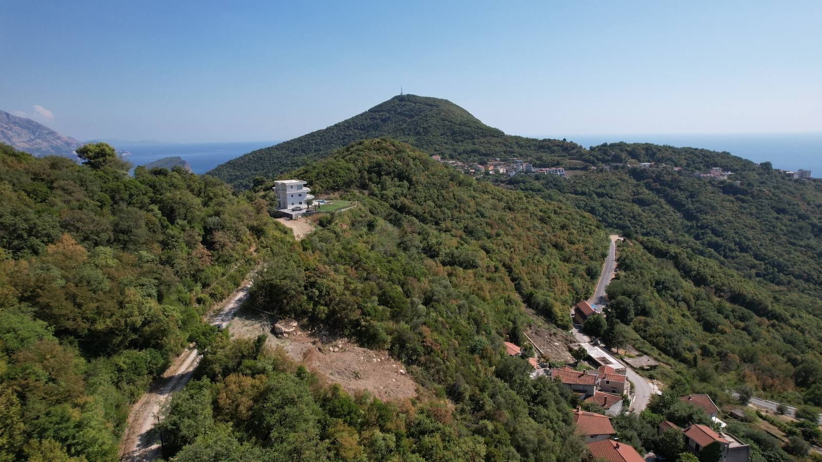 Prodaja neurbanizovanog zemljišta 1.000 m² sa pogledom na more – Svinjišta, Prijevor, Budva - Amfora Real Estate