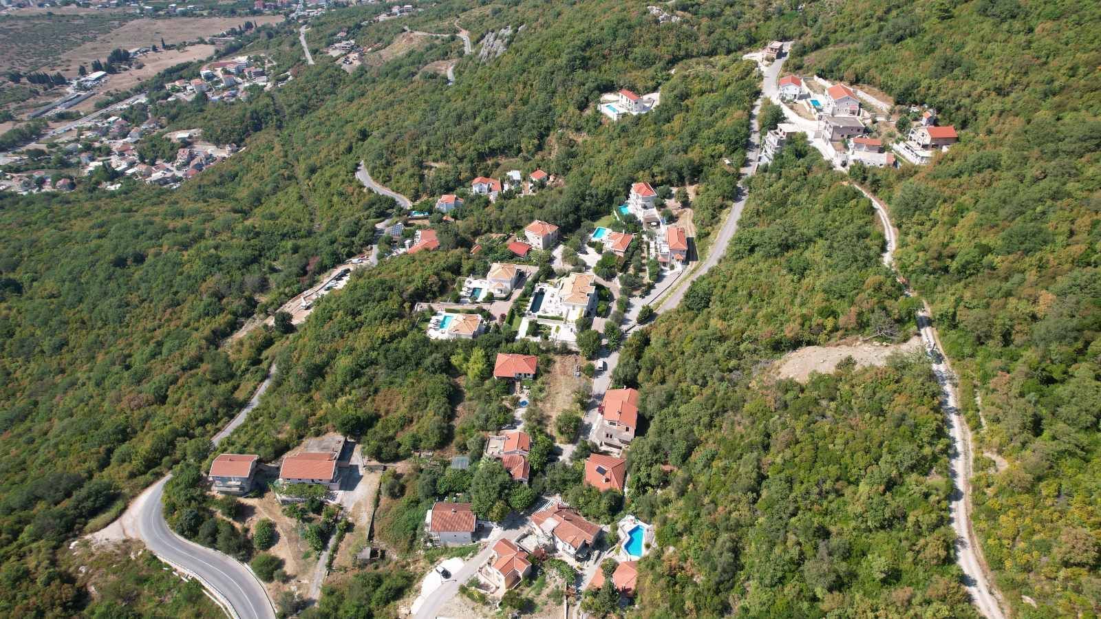 Prodaja neurbanizovanog zemljišta 1.000 m² sa pogledom na more – Svinjišta, Prijevor, Budva - Amfora Real Estate