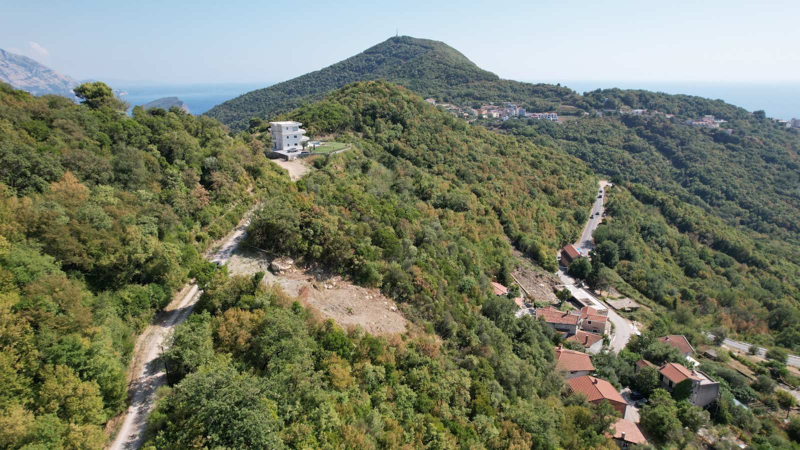 Prodaja neurbanizovanog zemljišta 1.000 m² sa pogledom na more – Svinjišta, Prijevor, Budva - Amfora Real Estate
