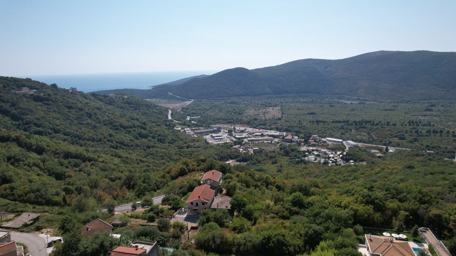 Prodaja neurbanizovanog zemljišta 1.000 m² sa pogledom na more – Svinjišta, Prijevor, Budva - Amfora Real Estate
