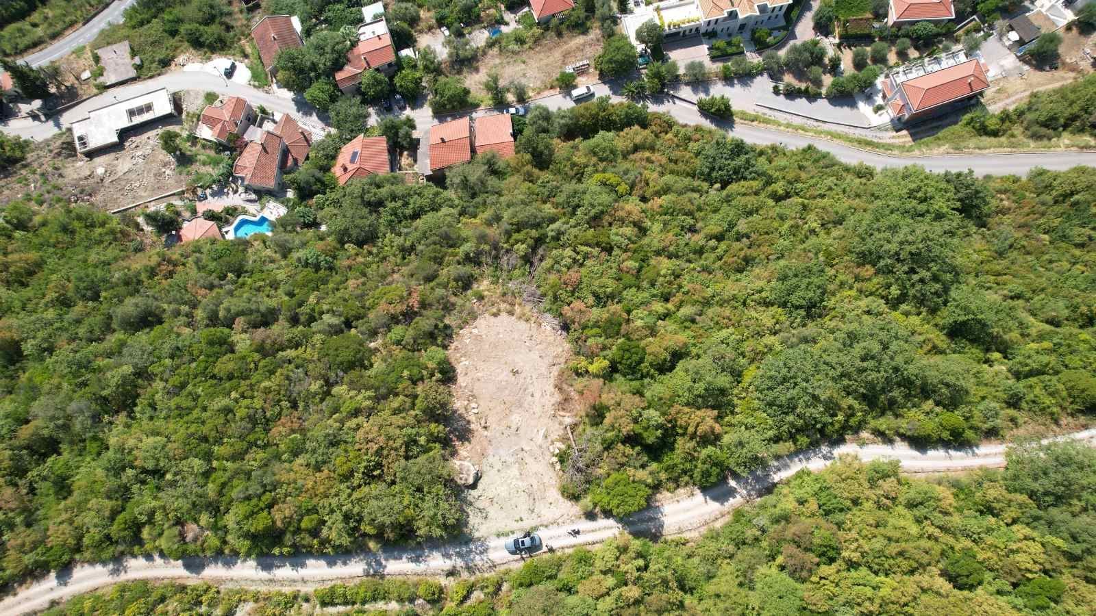 Prodaja neurbanizovanog zemljišta 1.000 m² sa pogledom na more – Svinjišta, Prijevor, Budva - Amfora Real Estate