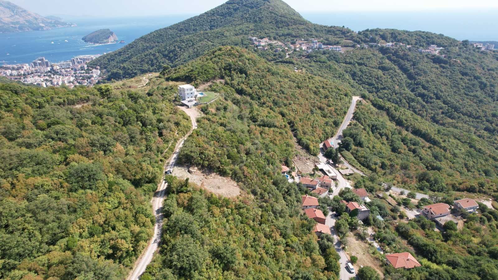 Prodaja neurbanizovanog zemljišta 1.000 m² sa pogledom na more – Svinjišta, Prijevor, Budva - Amfora Real Estate