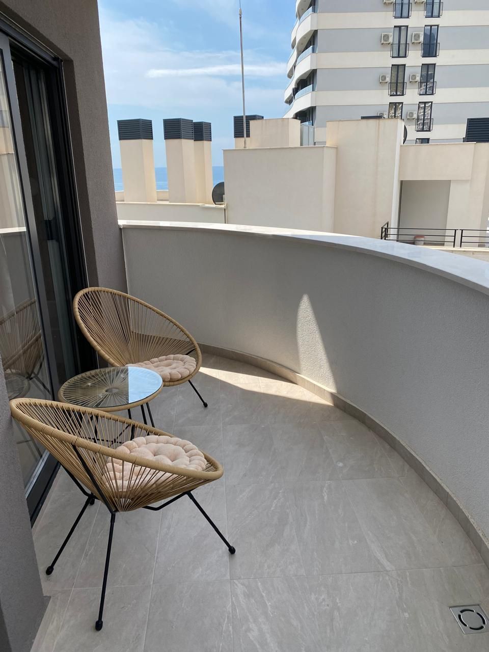 Prodaja jednosobnog stana 53 m² sa pogledom na more i garaznim mestom – Bečići, Budva - Amfora Real Estate