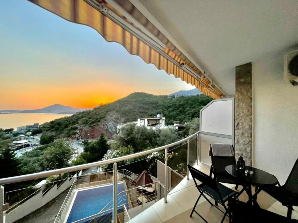 Prodaja garsonjere 36 m² sa bazenom i pogledom na more – Budva,Przno - Amfora Real Estate