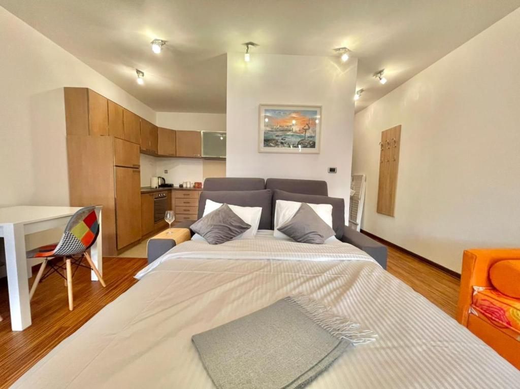 Prodaja garsonjere 36 m² sa bazenom i pogledom na more – Budva,Przno - Amfora Real Estate