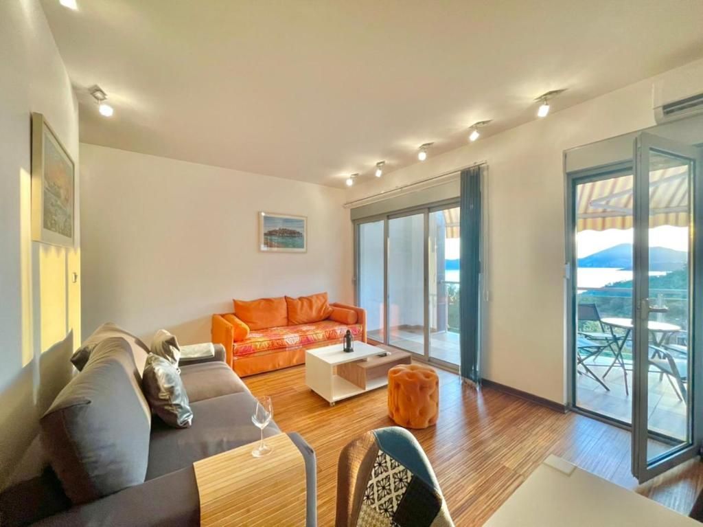 Prodaja garsonjere 36 m² sa bazenom i pogledom na more – Budva,Przno - Amfora Real Estate