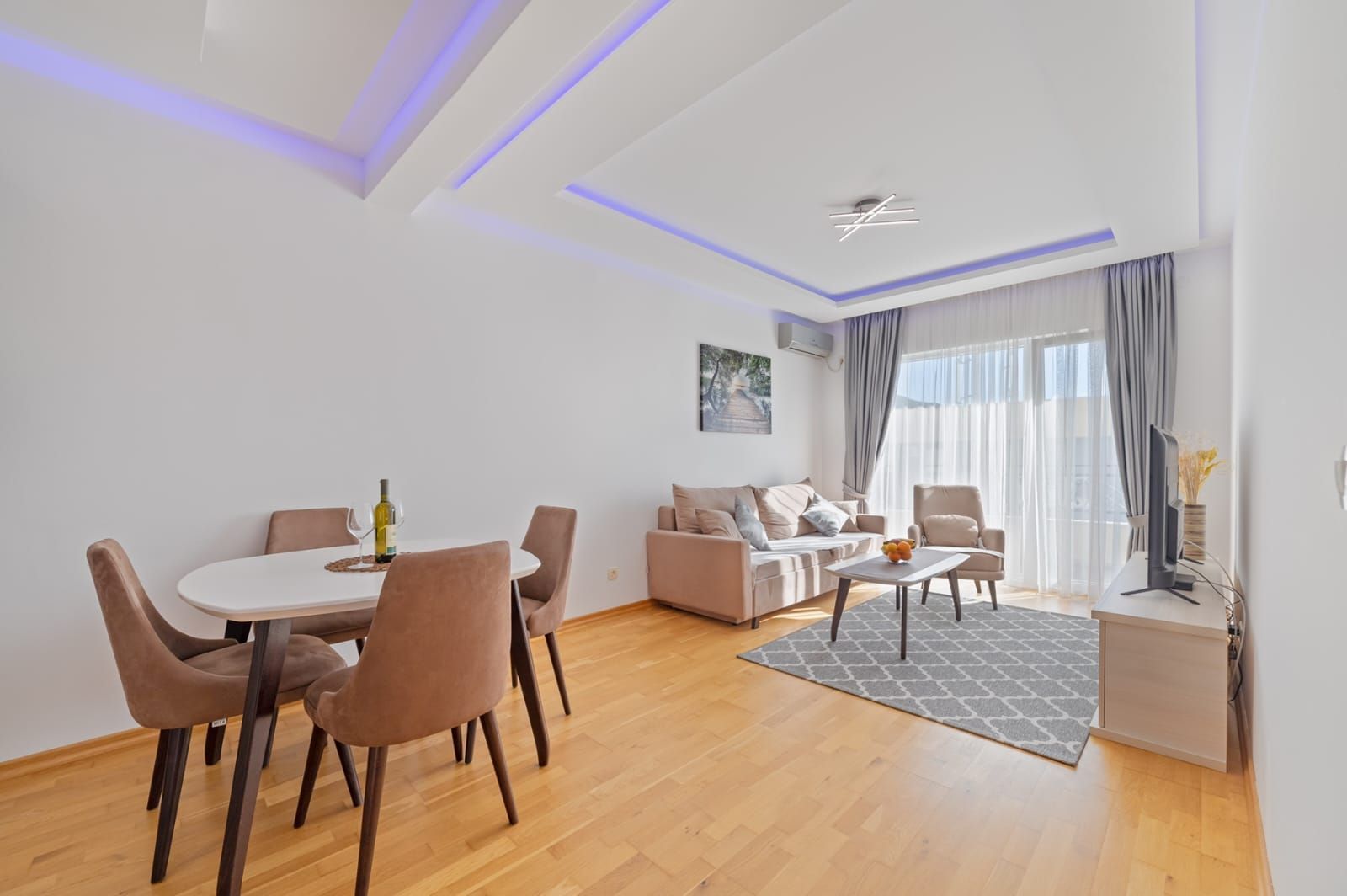 Izdavanje luksuznog jednosobnog stana 50 m² sa parking mestp, – Dubovica Lux, Budva (NA DUZI PERIOD) - Amfora Real Estate