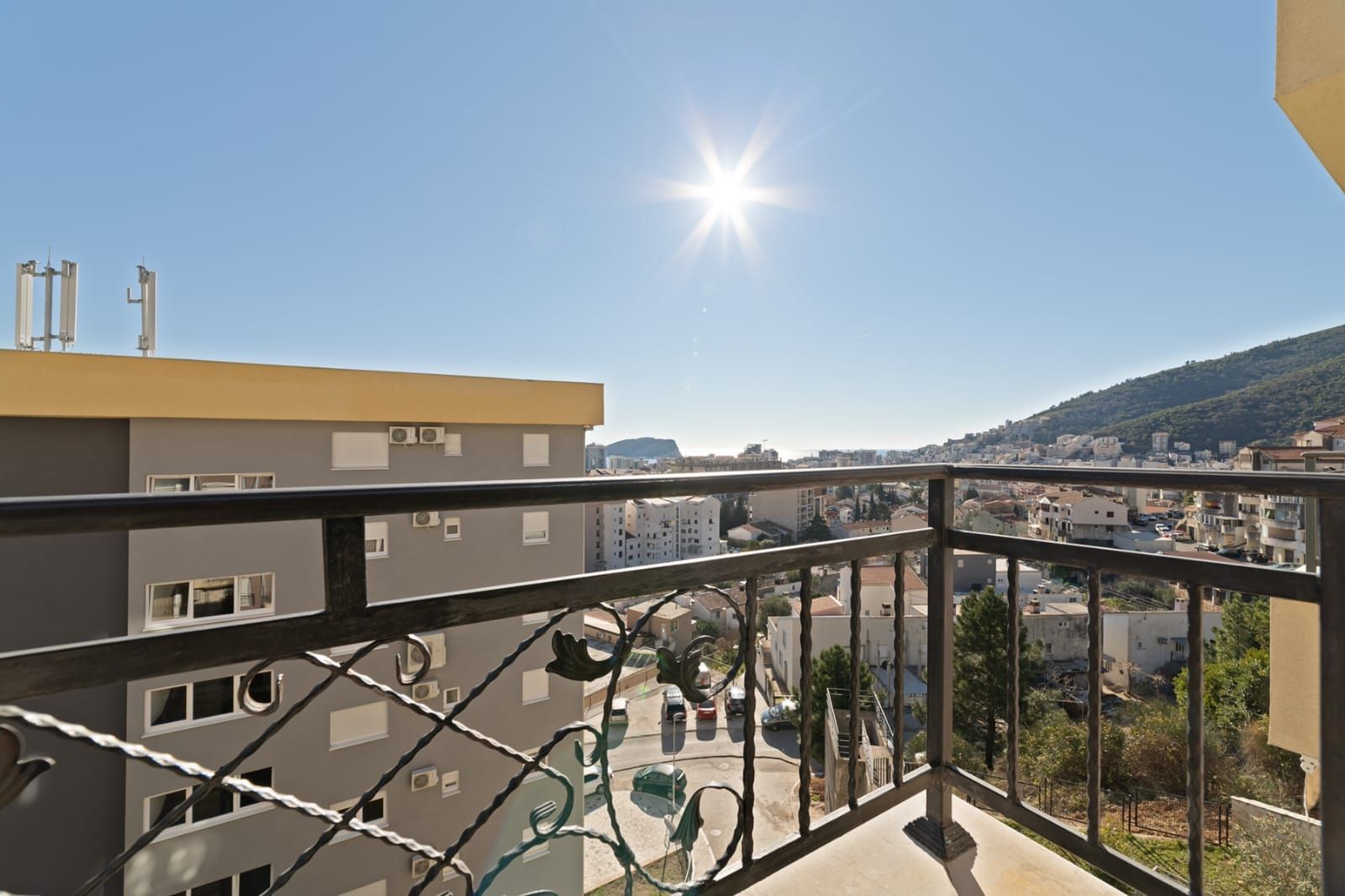 Izdavanje luksuznog jednosobnog stana 50 m² sa parking mestp, – Dubovica Lux, Budva (NA DUZI PERIOD) - Amfora Real Estate