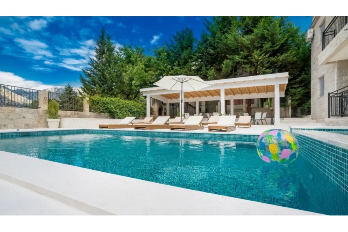 Prodaja moderne vile 240 m² sa bazenom i panoramskim pogledom – Stoliv, Boka Kotorska - Amfora Real Estate
