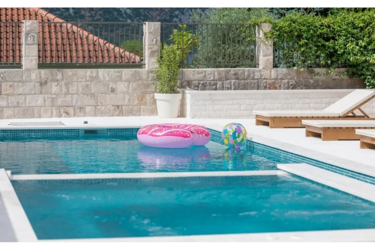 Prodaja moderne vile 240 m² sa bazenom i panoramskim pogledom – Stoliv, Boka Kotorska - Amfora Real Estate